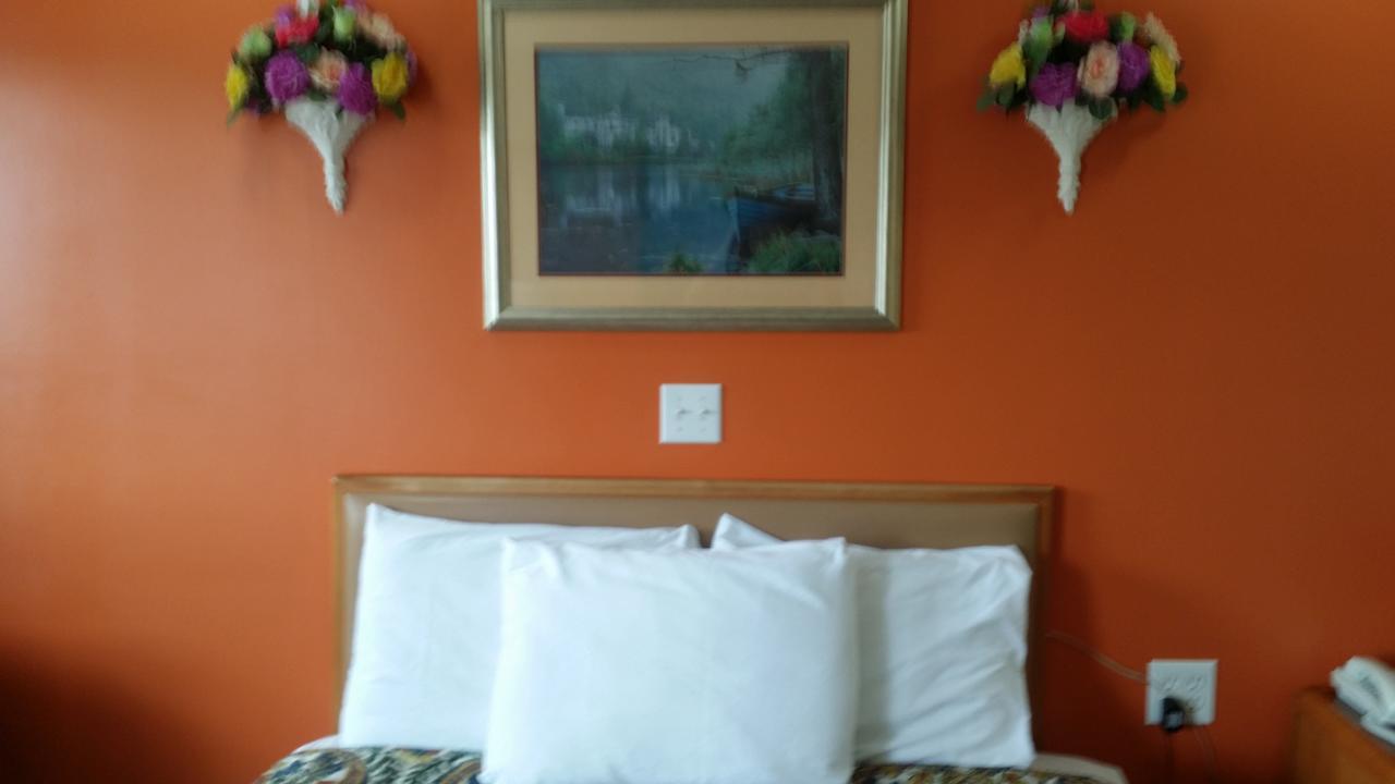 River Mist Inn Sturgeon Falls Eksteriør bilde