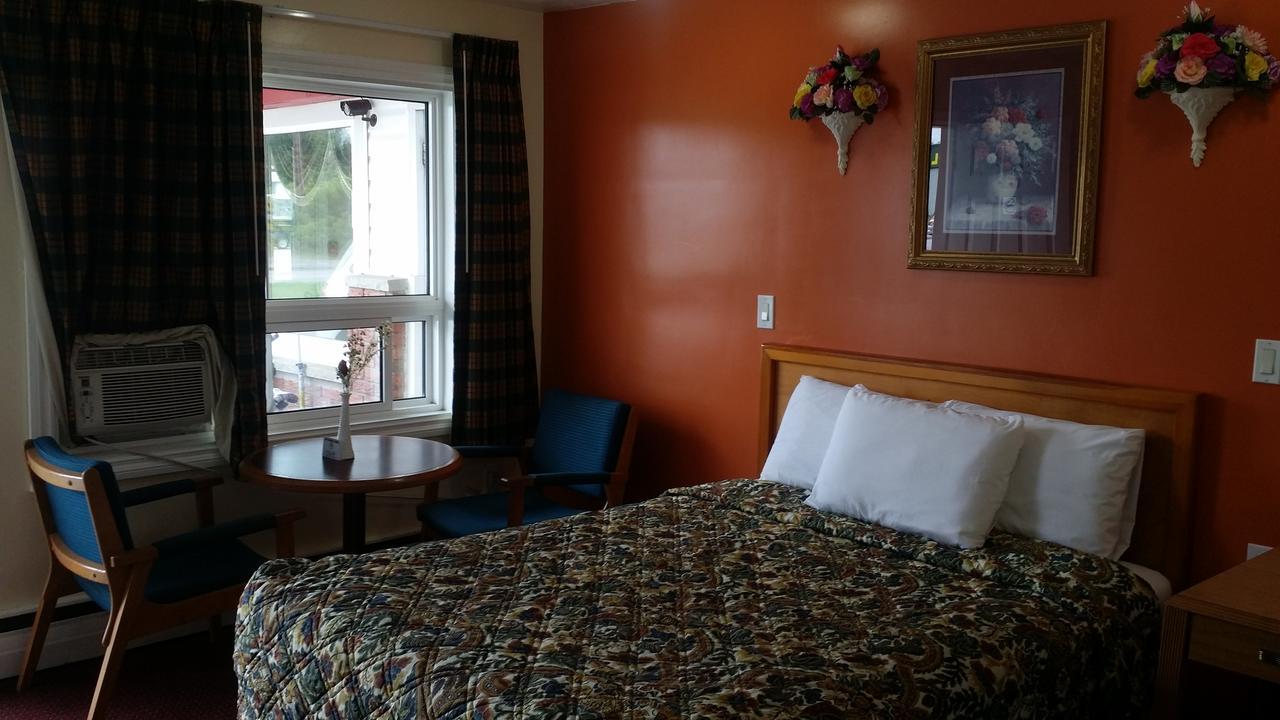 River Mist Inn Sturgeon Falls Eksteriør bilde